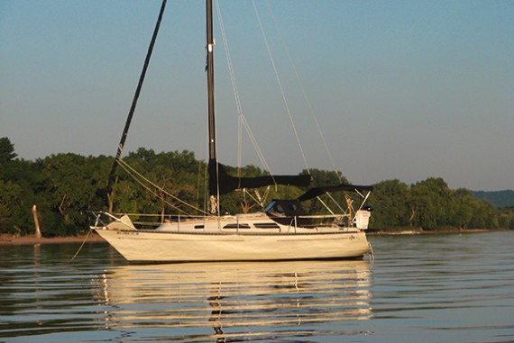 Islander 28